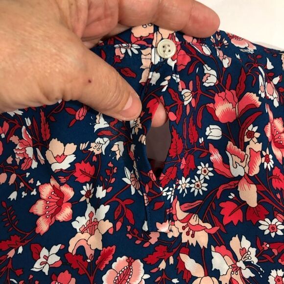 Loft Floral Blouse Size XS - Picture 6 of 12